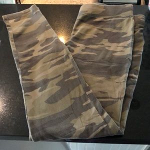 Express Camo Leggings